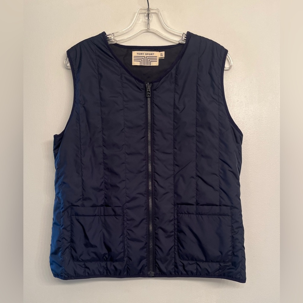 Tory Sport quilted down vest in navy blue with pockets size XL